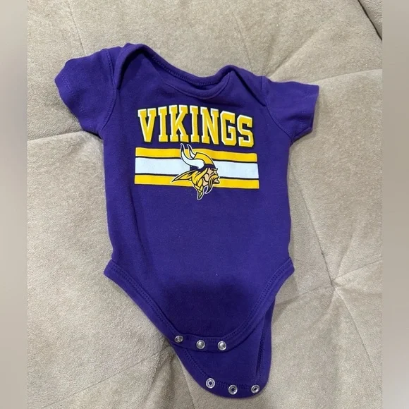 Minnesota Viking NFL Football Onesie - Picture 1 of 3